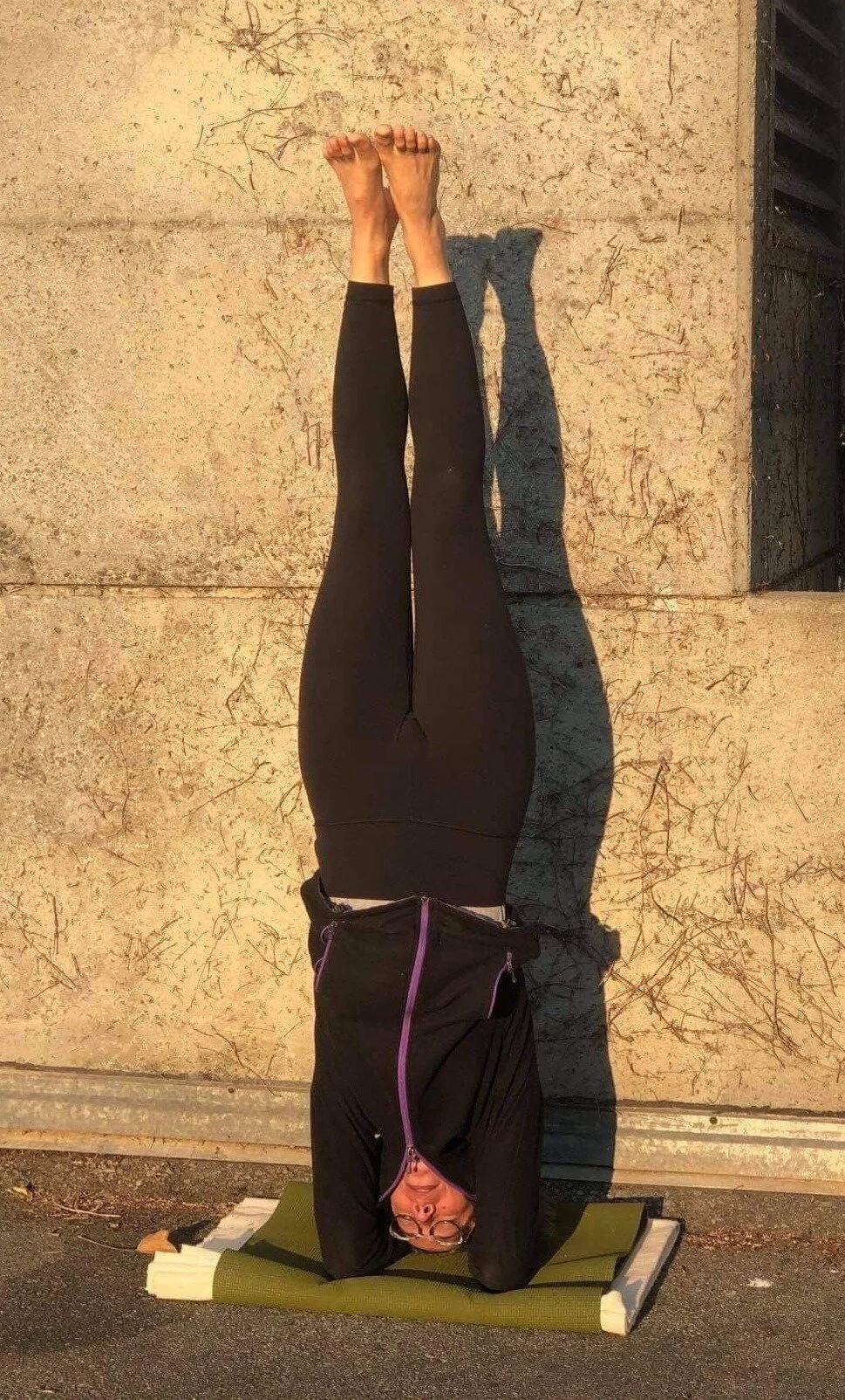 sirsasana fanny.jpg