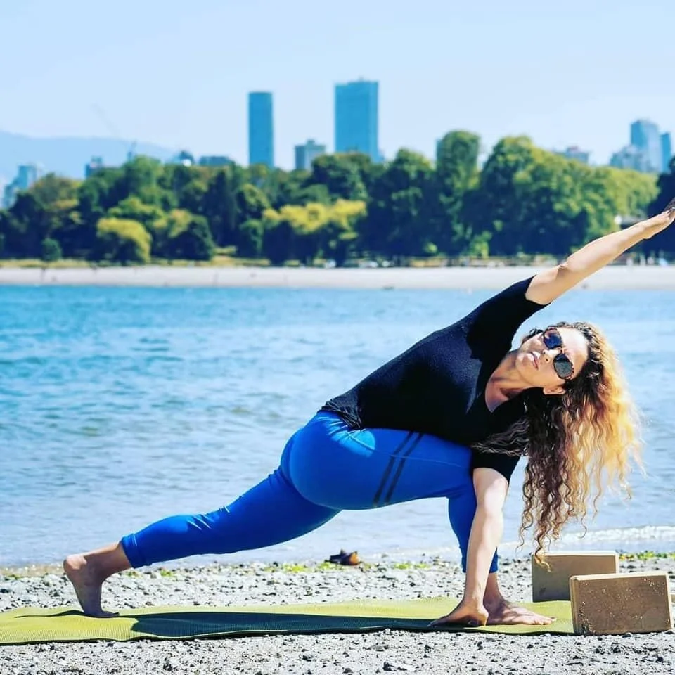 Prvrtta Parsvakonasana in lunge variation-celine pic.jpg