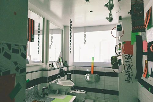 INSTALLATIONS / VIDEO ART