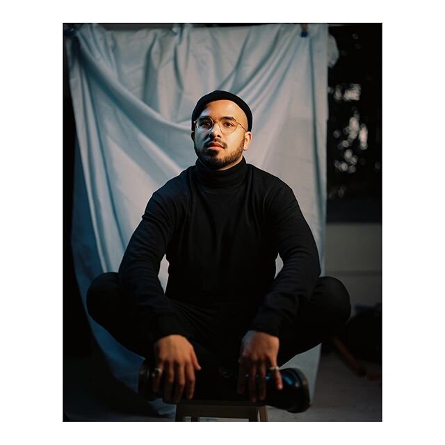 finally got a bunch of film developed this week, by way of @indiephotolab. ⁣
⁣
here&rsquo;s @matthewlawofficial in the studio earlier this year. that 105mm 2.4 singing.⁣
⁣
(also, i miss people.)⁣
⁣
 #pentax67 ⁣
#portra400⁣
#makeportraits