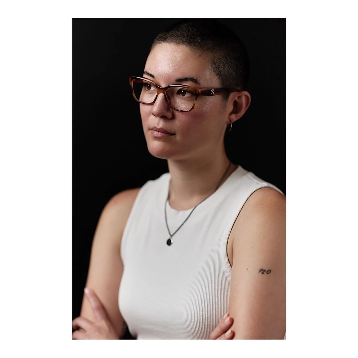 soft-launched my portrait studio this month with a client, executive director of the Philadelphia Folklore Project (philafolklore) and poet/author Mia Kang. Many thanks to Mia for her patience and trust 🙏🏾

Enjoyed mixing constant + window light, e