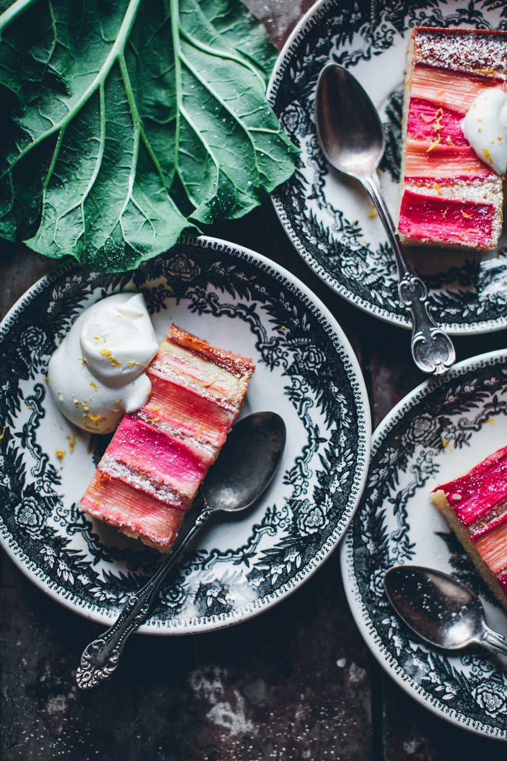 Easy rhubarb cake with almond paste