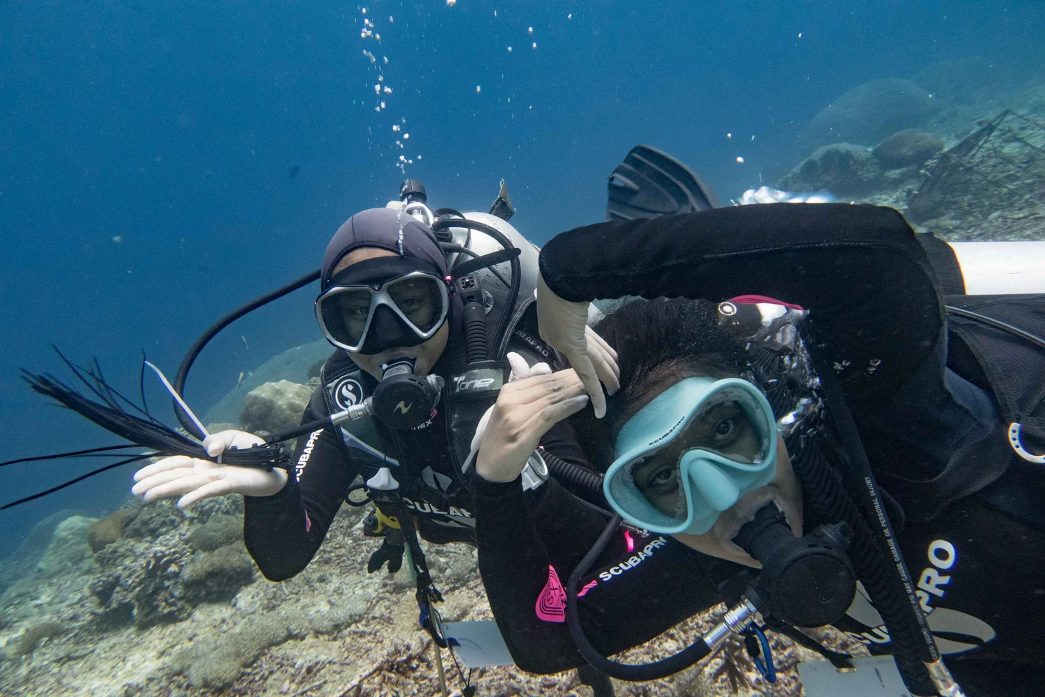 Indonesian women in PADI Divemaster training