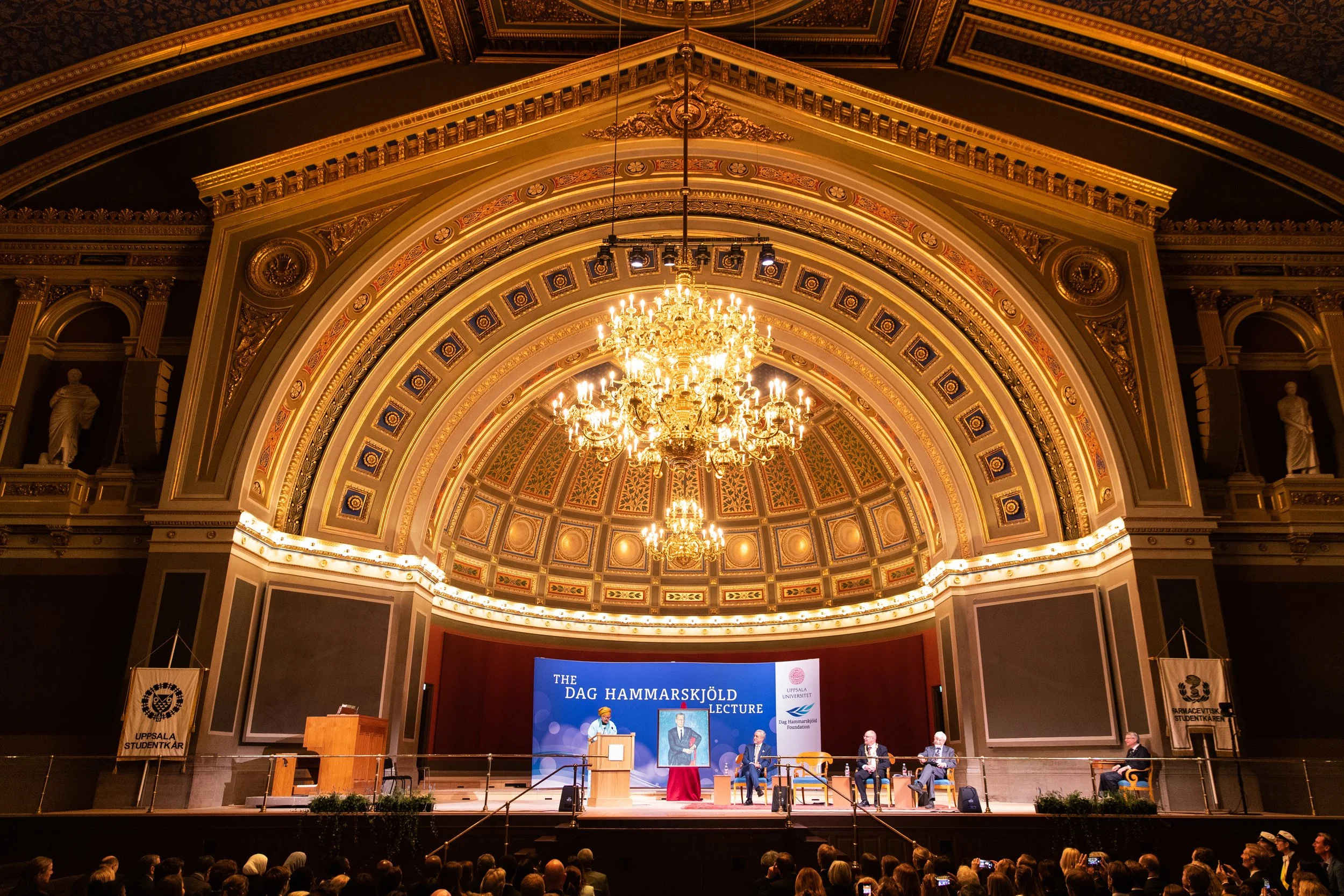  FN:s vice generalsekreterare Amina J. Mohammed under Dag Hammarskjöldföreläsning den 23 februari 2023 i Uppsala. 