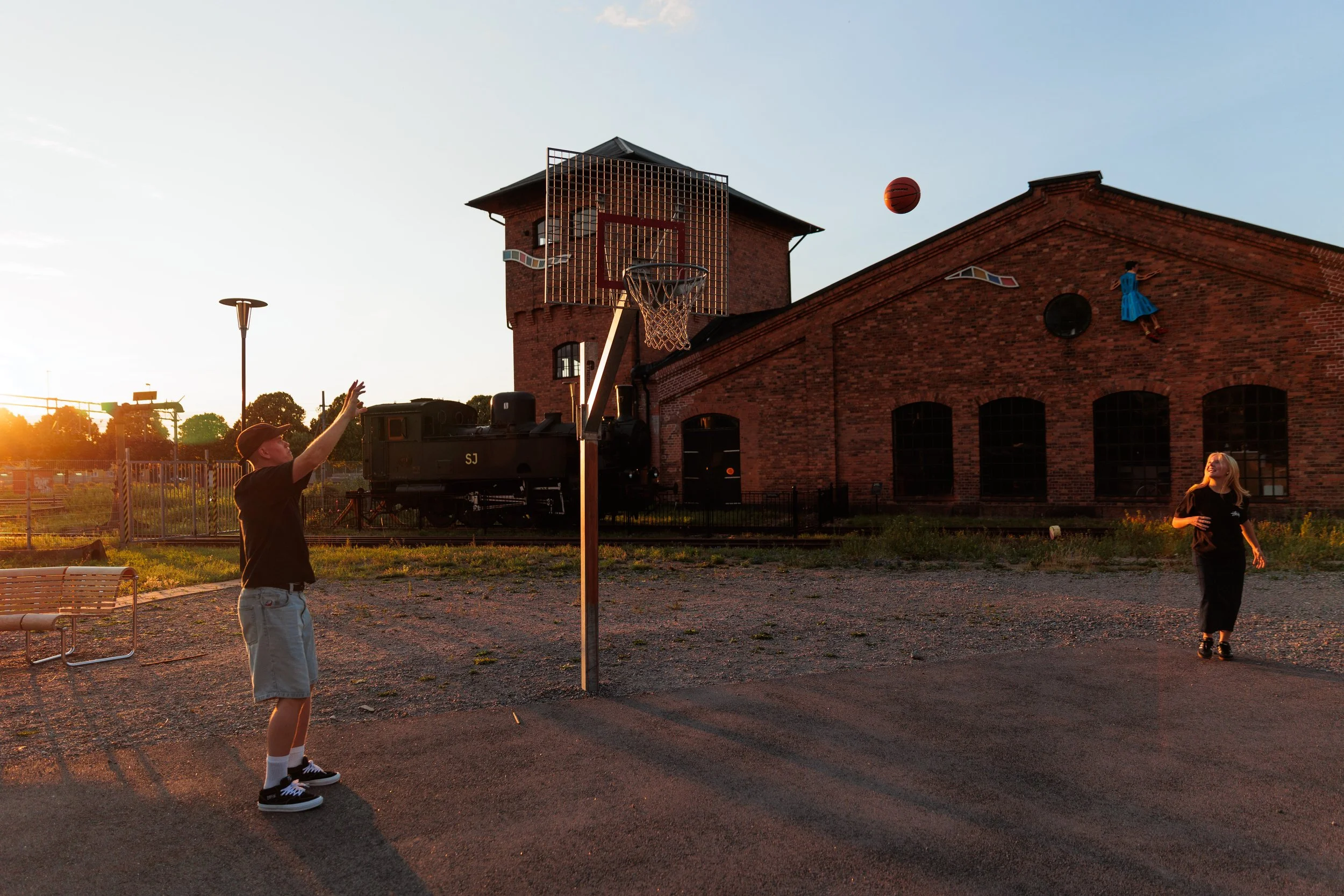  Basket en sommarkväll. 