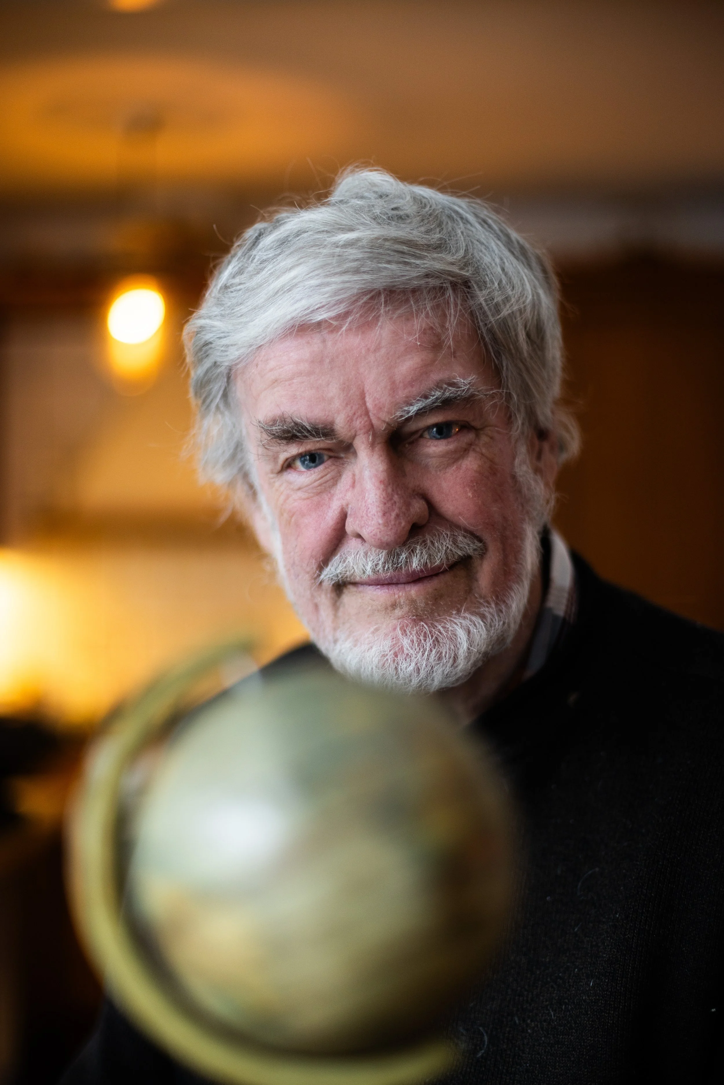  Författaren och världsresenären Lasse Berg i sitt hem i Uppsala. 