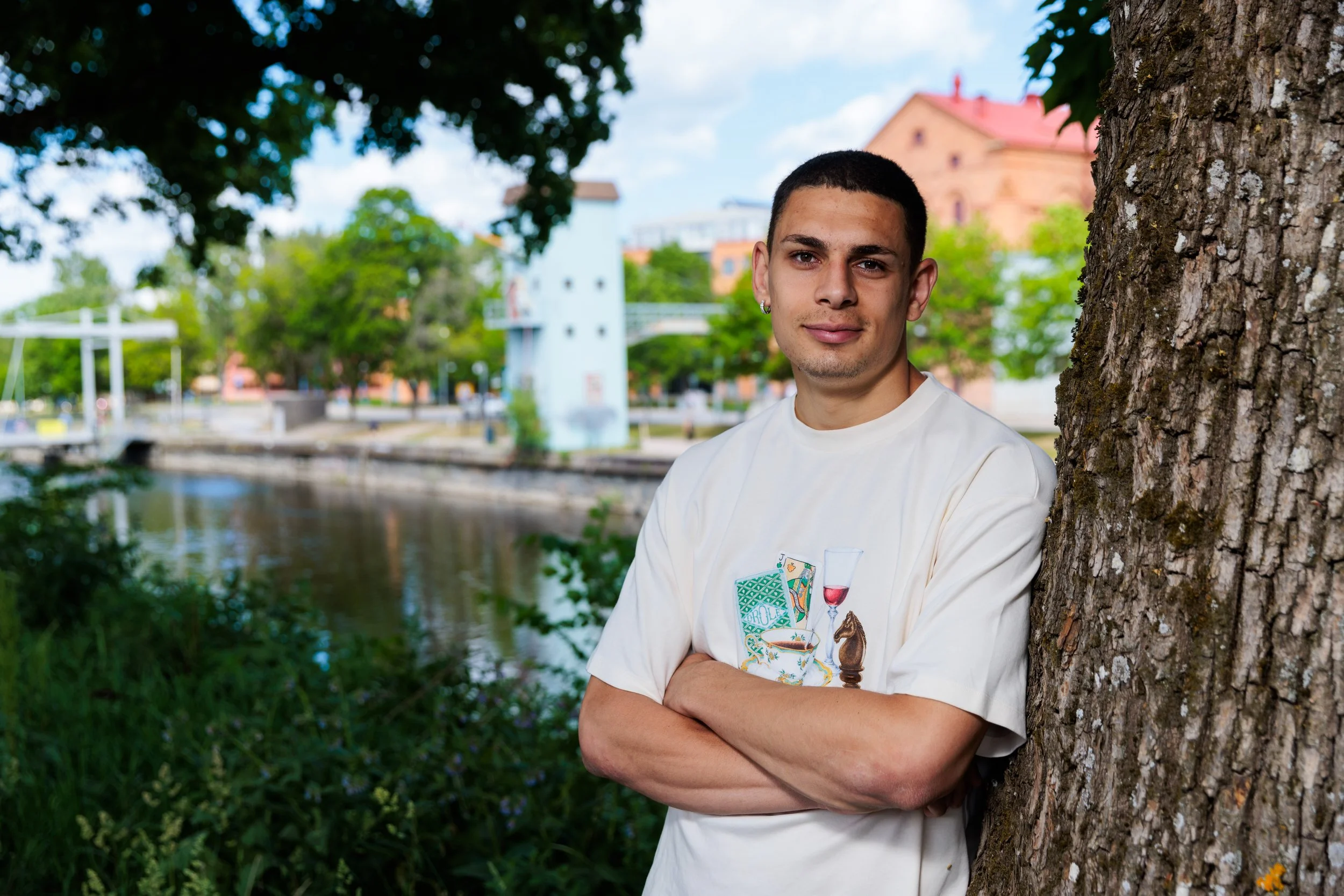 Sirius fotbolls nya anfallsstjärna Yousef Salech poserar för en porträtt intill Fyrisån. 