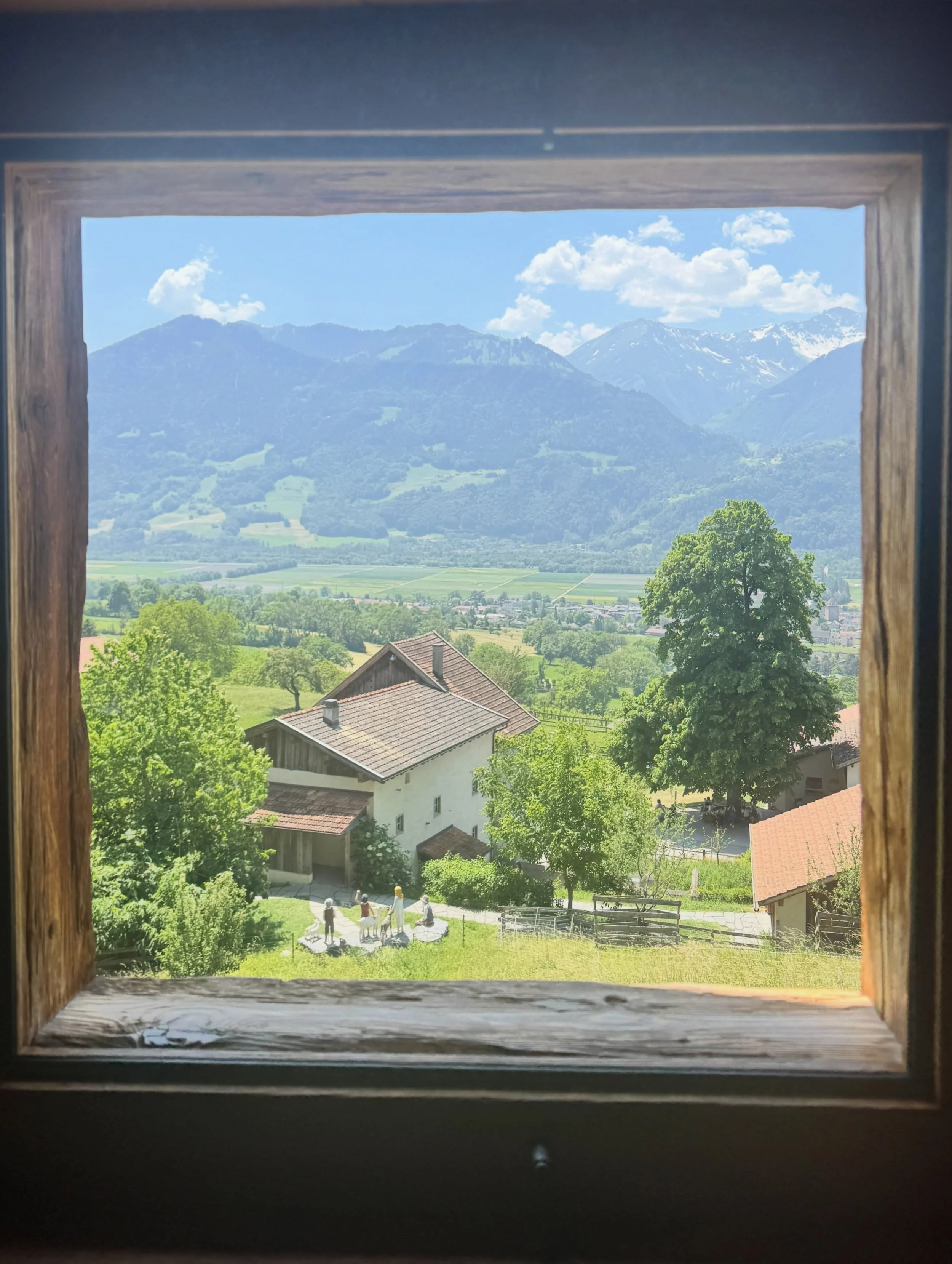 This week, our English 380: Swiss Fairy Tales students took an excursion to the regions that inspired Johanna Spyri to write her iconic novel, Heidi. From thermal baths and hiking, to visiting Heididorf, stepping into the story truly felt like a fair