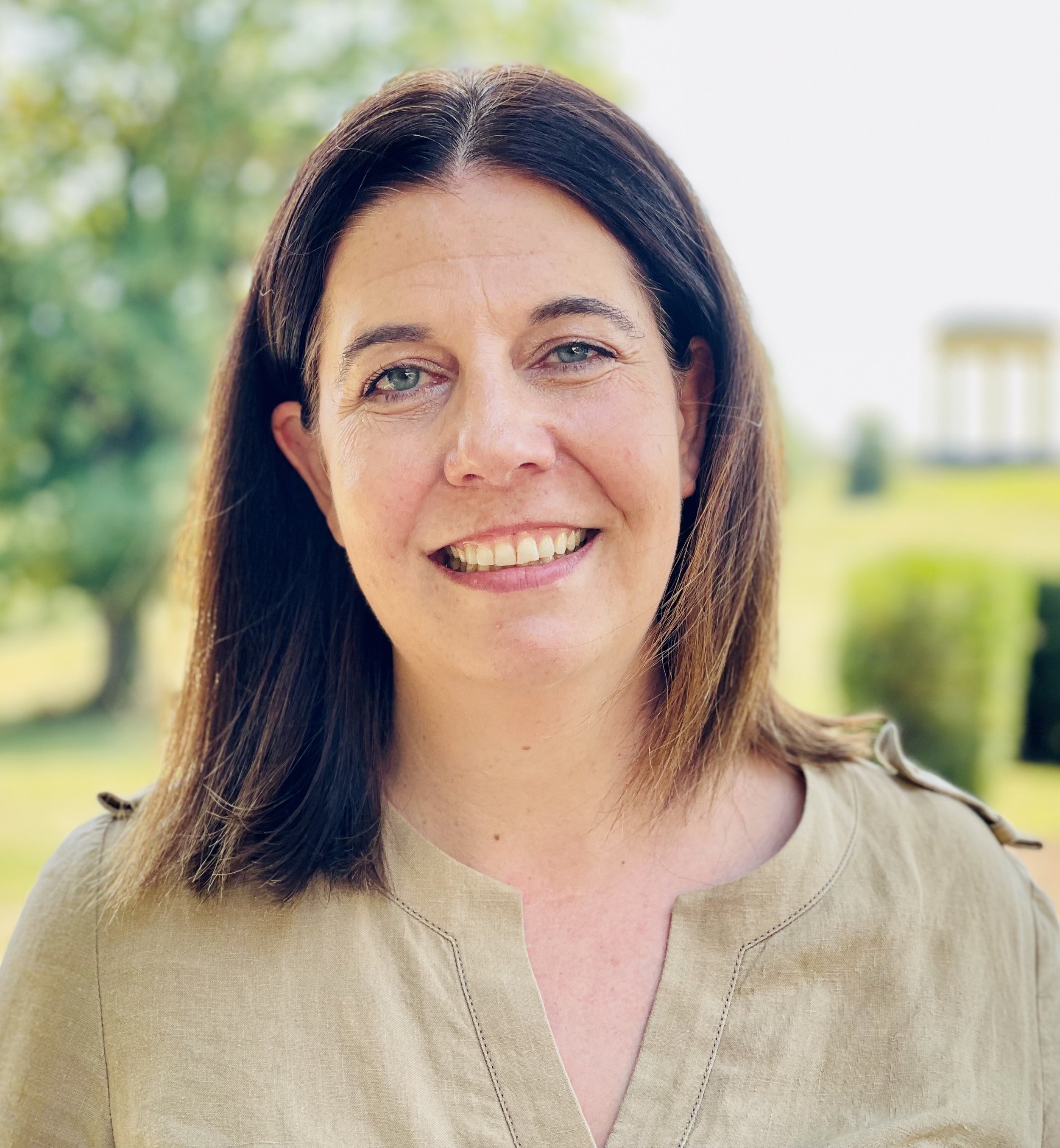 Dr. Julie Stauder