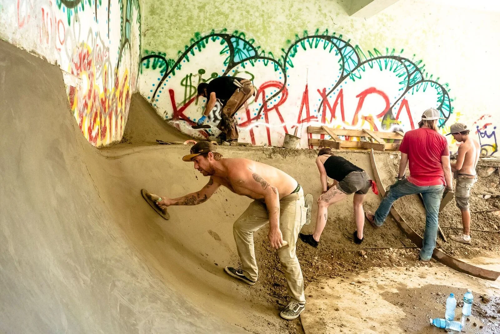 Building a new skate spot with Urban Skate Project and Amigos from Canada, USA, Cuba, Mexico and Czechoslovakia. Photo: Scott Furkay