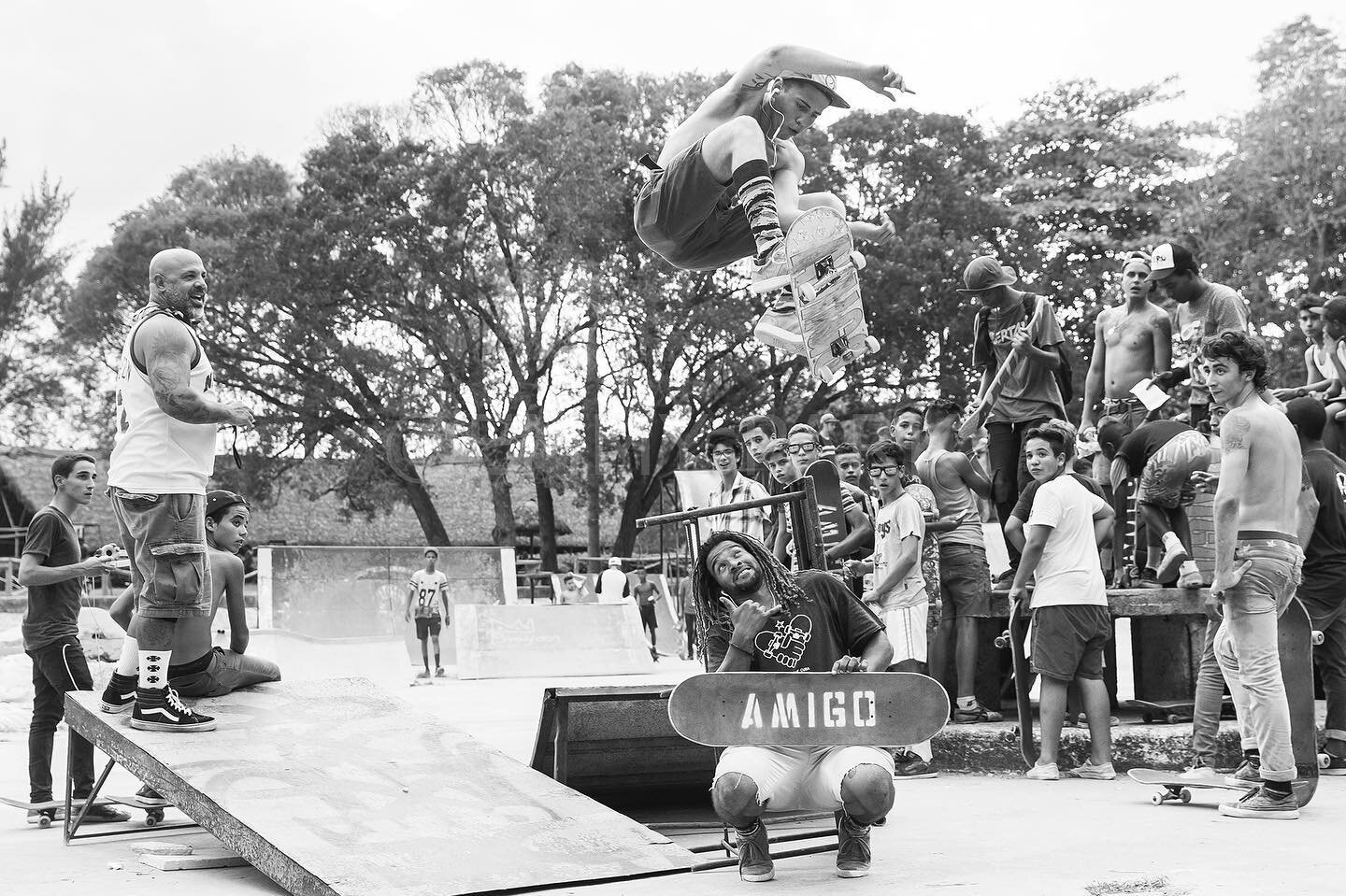 El golpe avisa!
.
.
.
.
.
.
.
.
.
.
Foto: @otrodios 
#amigos😍 #skateserveexplore #lahabana #cuba #skateboarders #somospocosperolocos #skatebording #missionstrip #hastasiempre