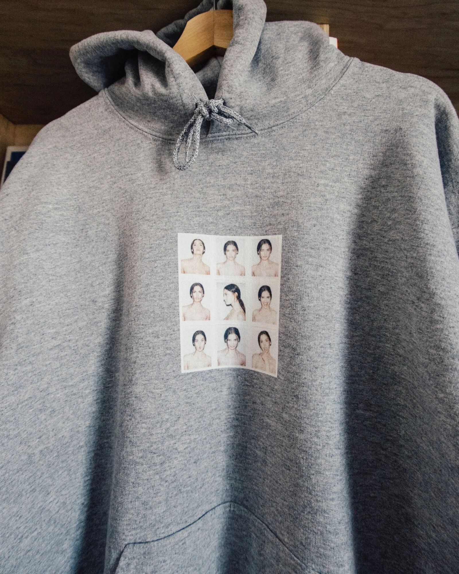 sera-hoodie-lay-02.jpg