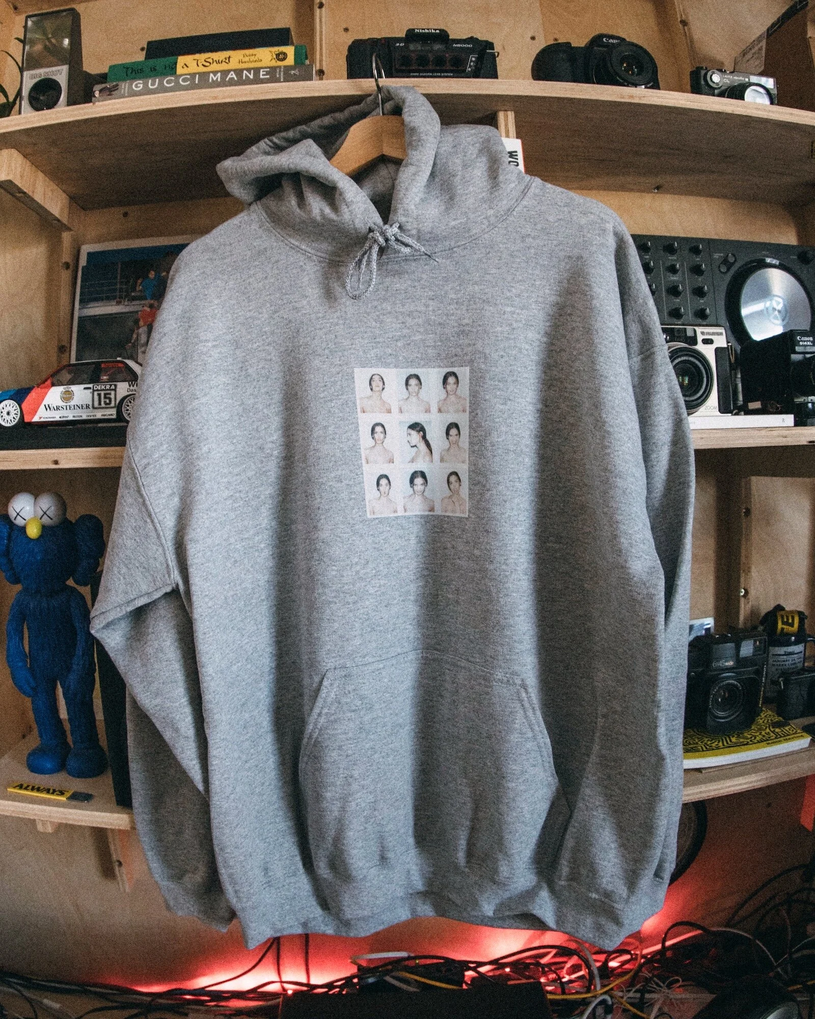 sera-hoodie-lay-04.jpg
