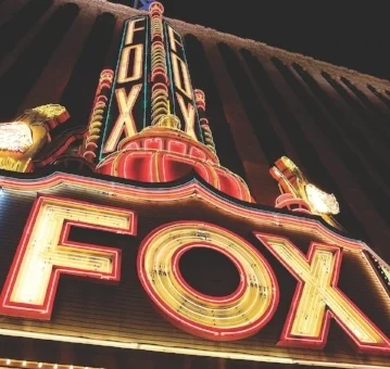 wsi-imageoptim-FoxMarquee_2691_HR_Bill-Bowen.jpg