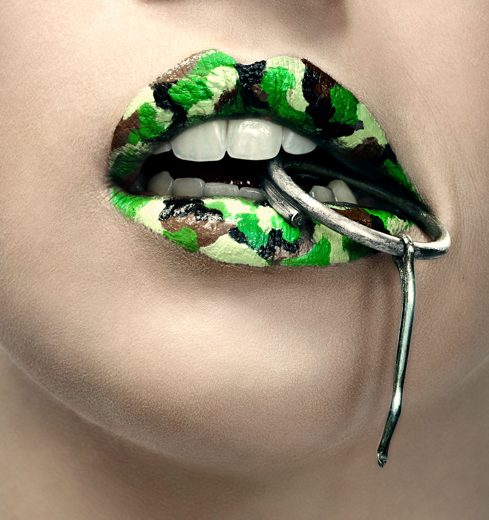 lips.camo.jpg
