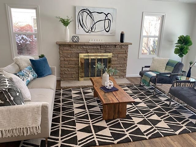 Super cute flipped house on 3186 s 1885 e!!
:
:
:
:
:

#realstate #realty #realtor #remodle #urbanrevivalstaging #urbanrevival #staging #slc #urbanrevivalstagingslc #homestaging #homestagingslc #urbanrevivalhomestaging #homedecor #interiordesign #slc