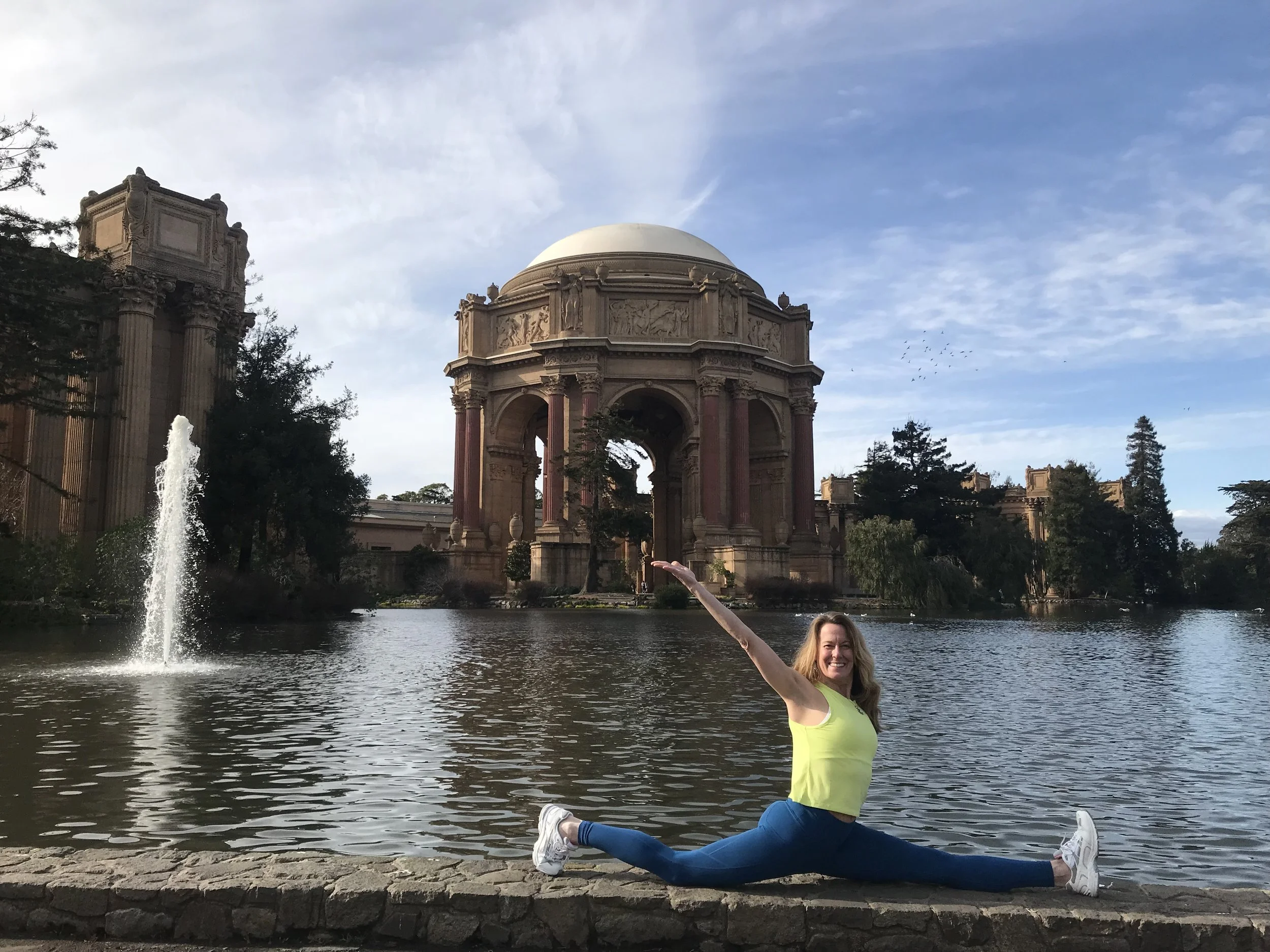 Hanumanasana