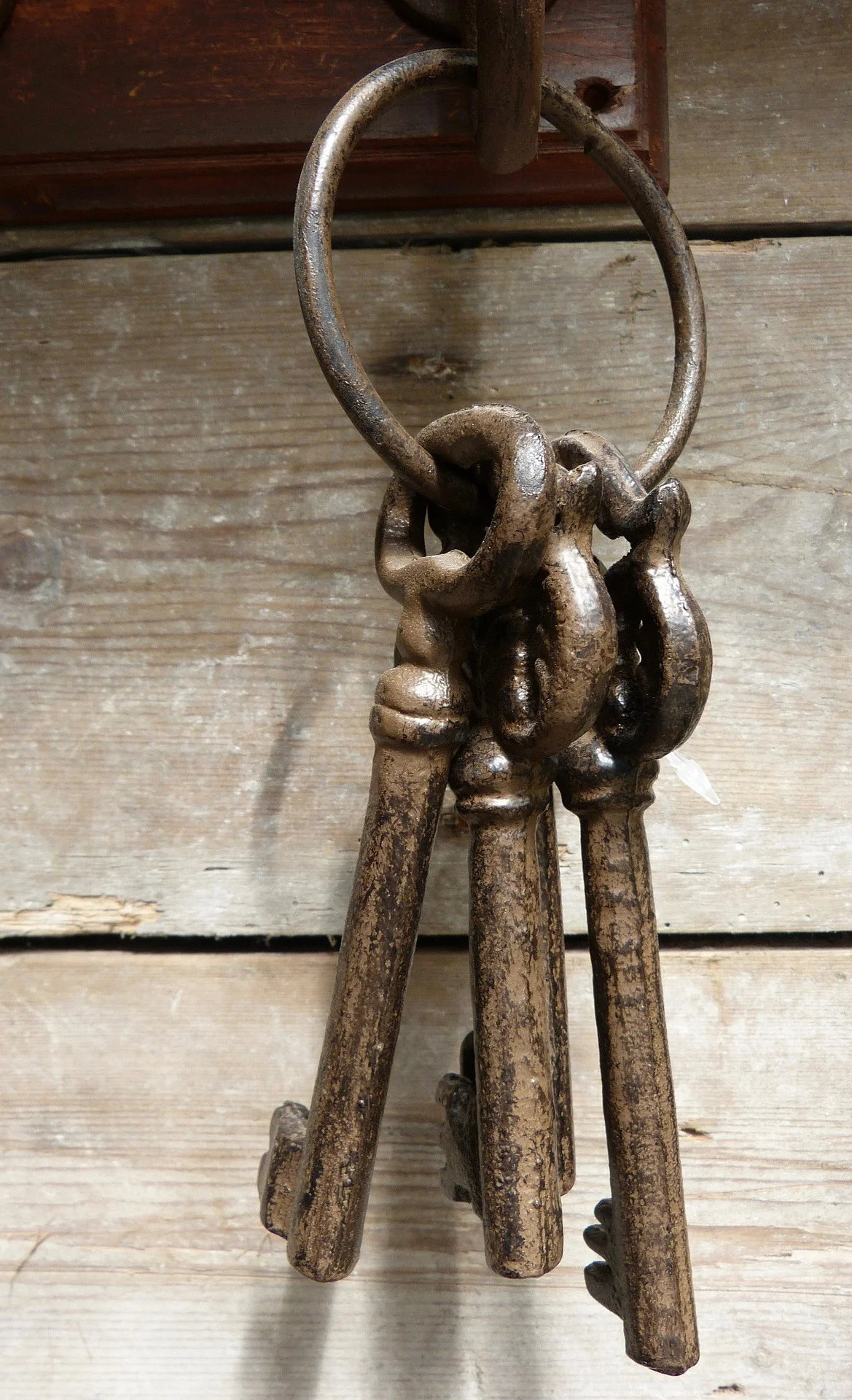 key-123554_1920 2.jpg