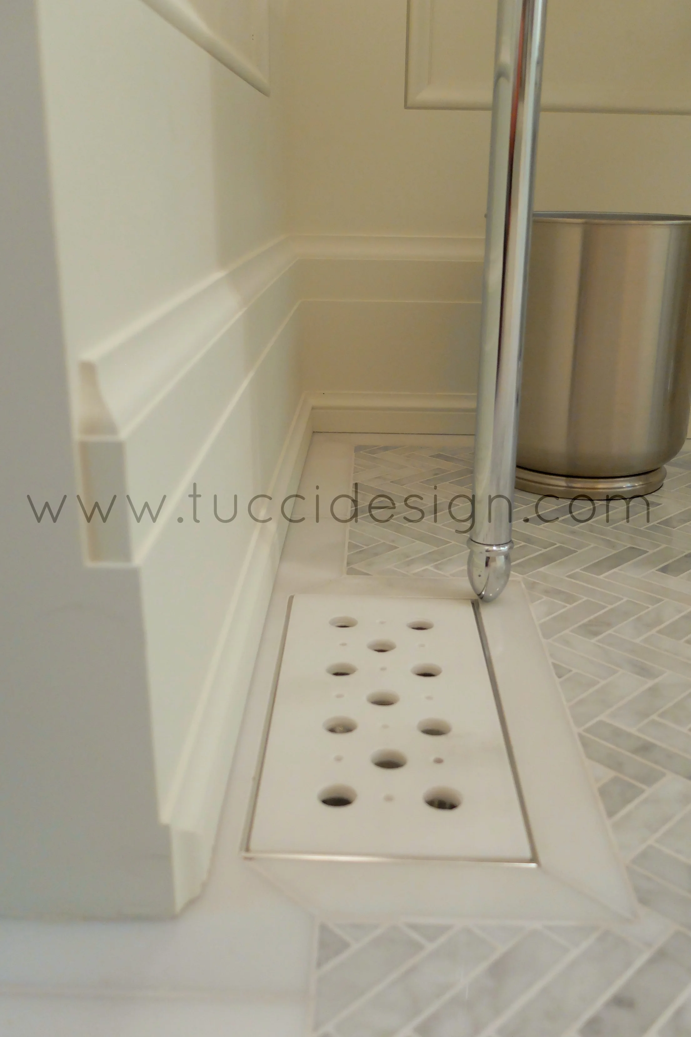 custom register and moulding detail