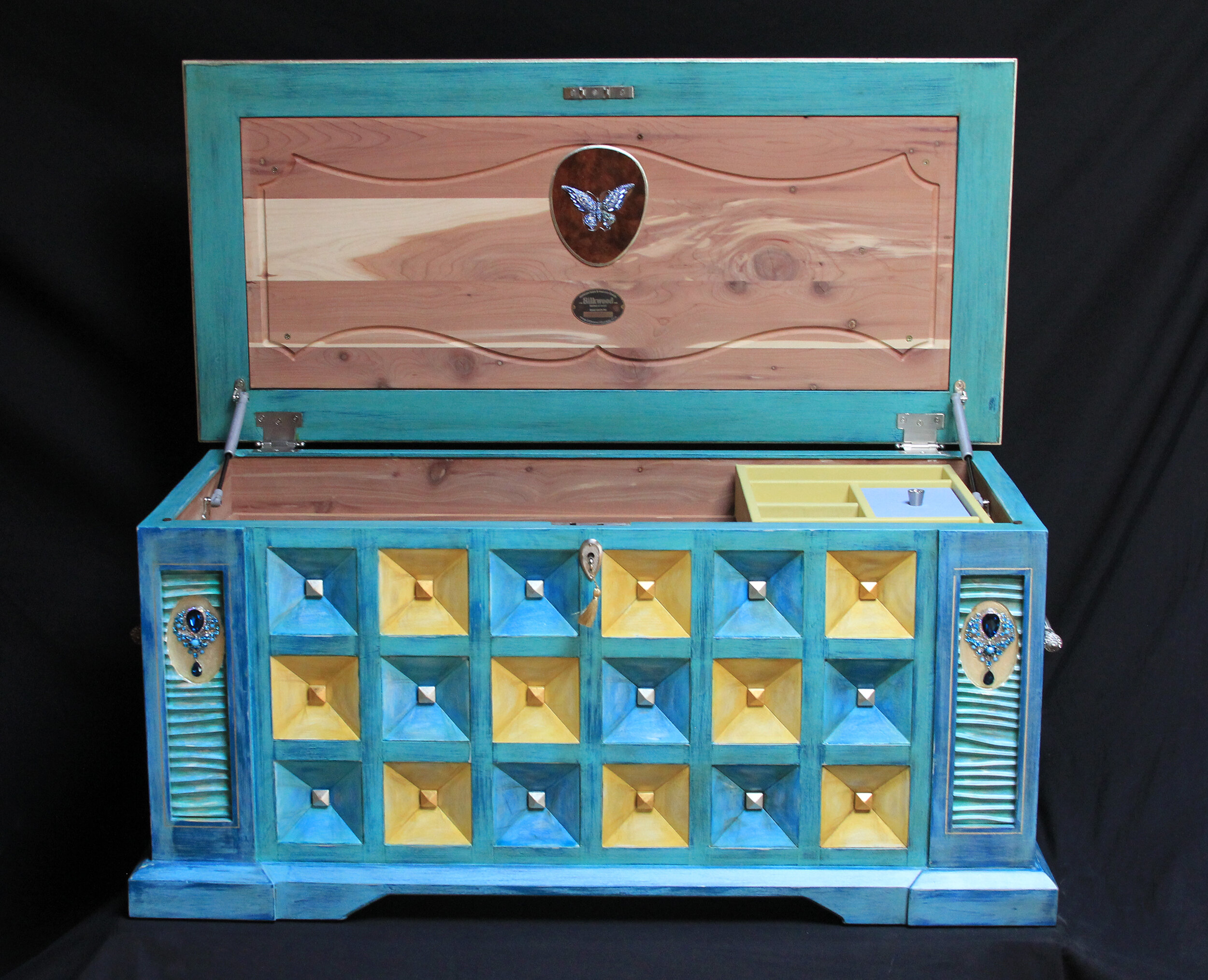 Belle's Fancy Hope and Treasure Chest