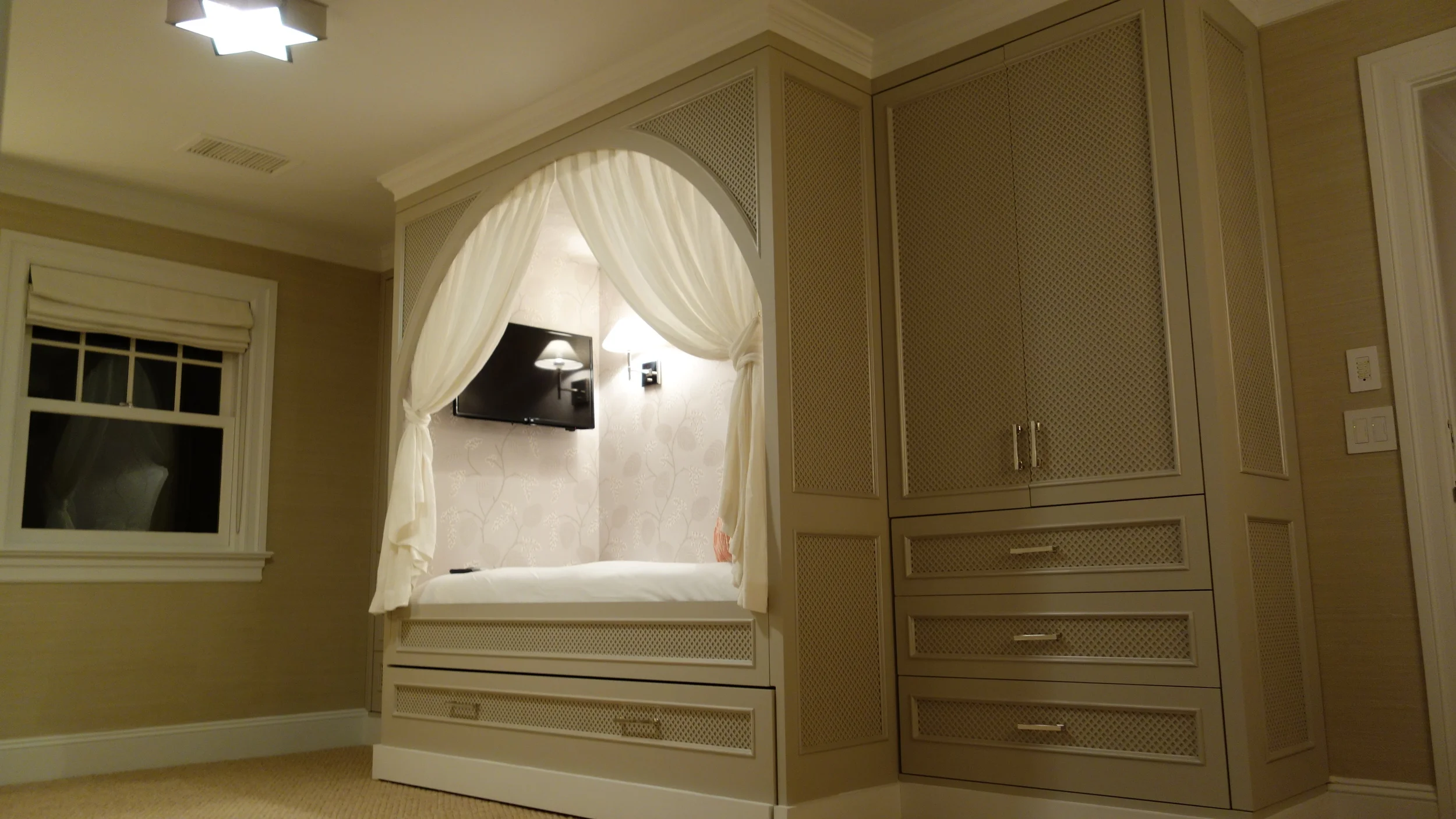 Girl's Room