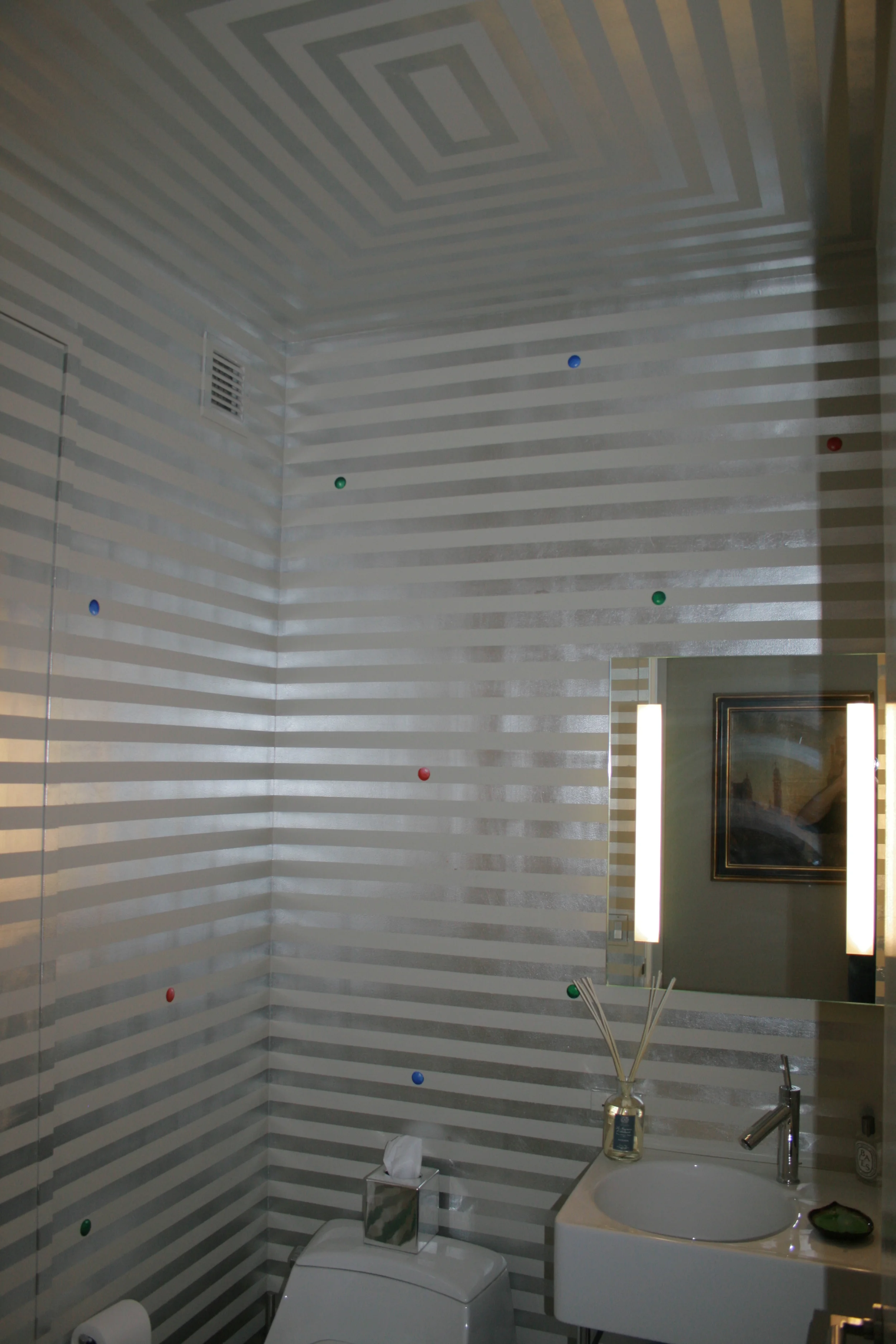 Silver leaf striped gilding