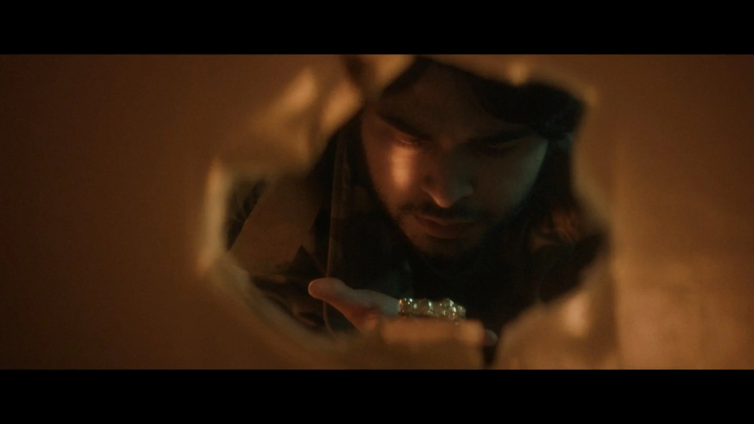 VS--Hulu-AmericanHorrorStories-S3E8Leprechaun-30’27”.jpg