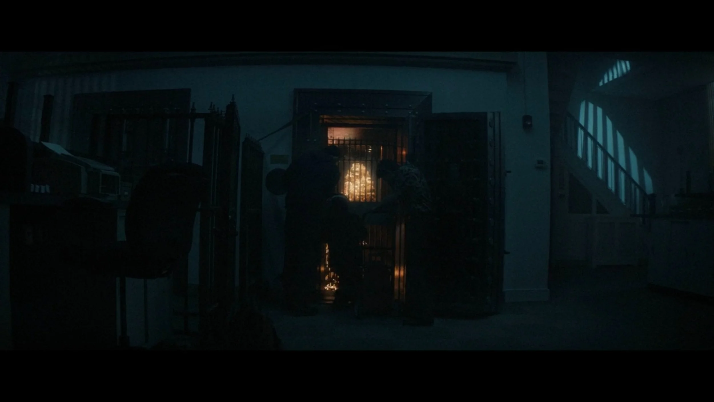 VS--Hulu-AmericanHorrorStories-S3E8Leprechaun-20’31”.jpg