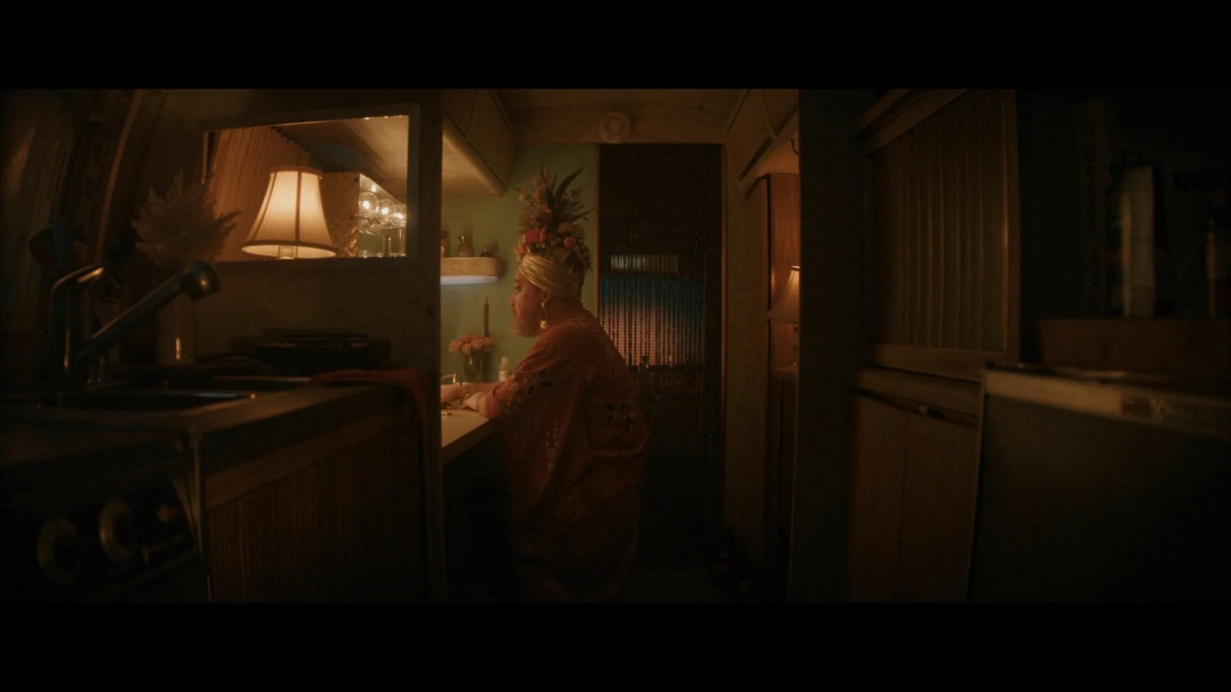 VS--Hulu-AmericanHorrorStories-S3E8Leprechaun-18’36”.jpg