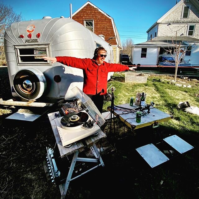 Pre-recording as a guest for Scott Sells monday night community radio show &ldquo;Random Rules&rdquo; on wrfr 93.3 fm Rockland. Tune in online or on air at 6 this coming Monday.  So nice to catch up with Scott , get some sunshine , grill and spin som