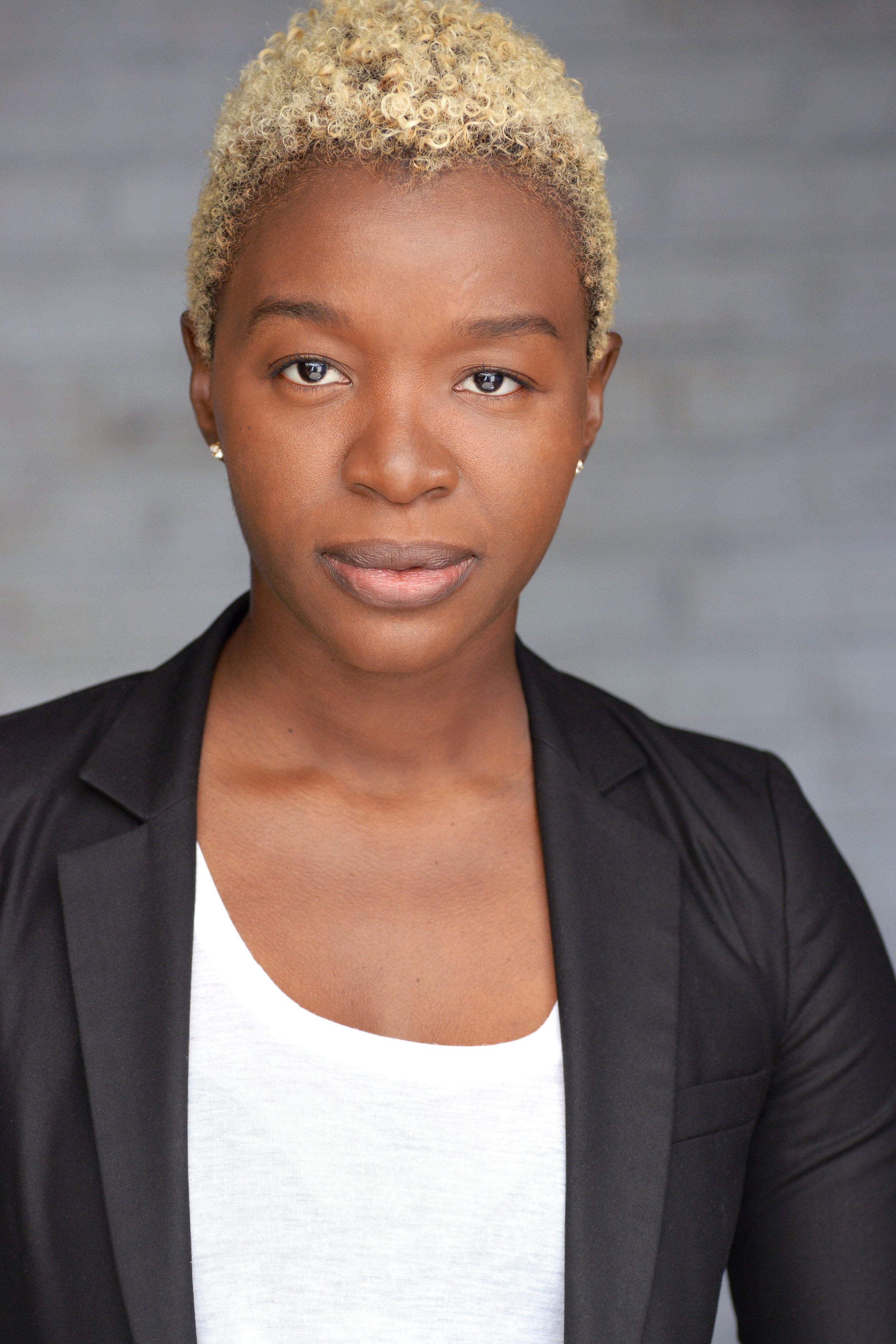 Folake Olowofoyeku as the Alien Sentinel