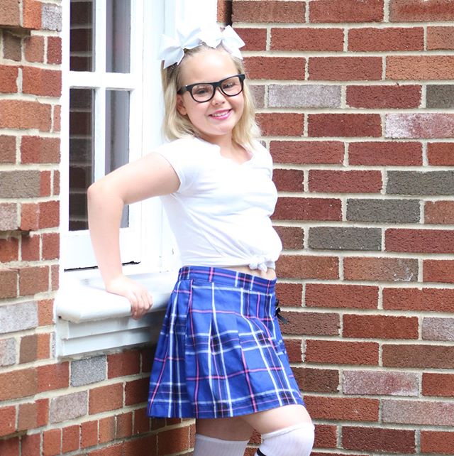 All these August babies! 💕 Happy Birthday to our spunky sweet All Bows sister @ladydi_cheer 💕 We love love love you and your amazing family. 💕💕💕💕.
.
📸 @joshluskphotography 📸.
.
.
#allbows #allbowsmodel #allbowsbrandrep #backtoschool #cheerbow