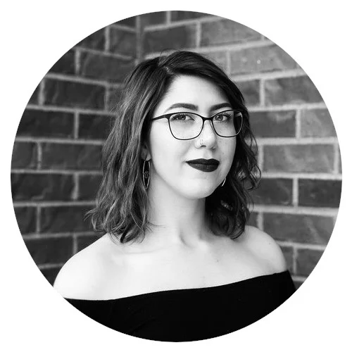 Sara Colton | Deva-certified® Stylist Specializes in: Devacuts® & Balayage Since becoming a team member at FJS and completing the advanced training program , Sara is focused on curly hair and is “Deva Cut Certified.”® She loves to create fashion forward styles in her hair designs, utilizing “Structure in Motion”.® She communicates with her guests on their hair care needs, recommending the perfect product to keep the hair healthy and beautiful. Sara executes balayage, fashion color, blowout styling, and lad’s cuts with passion and attention to detail.