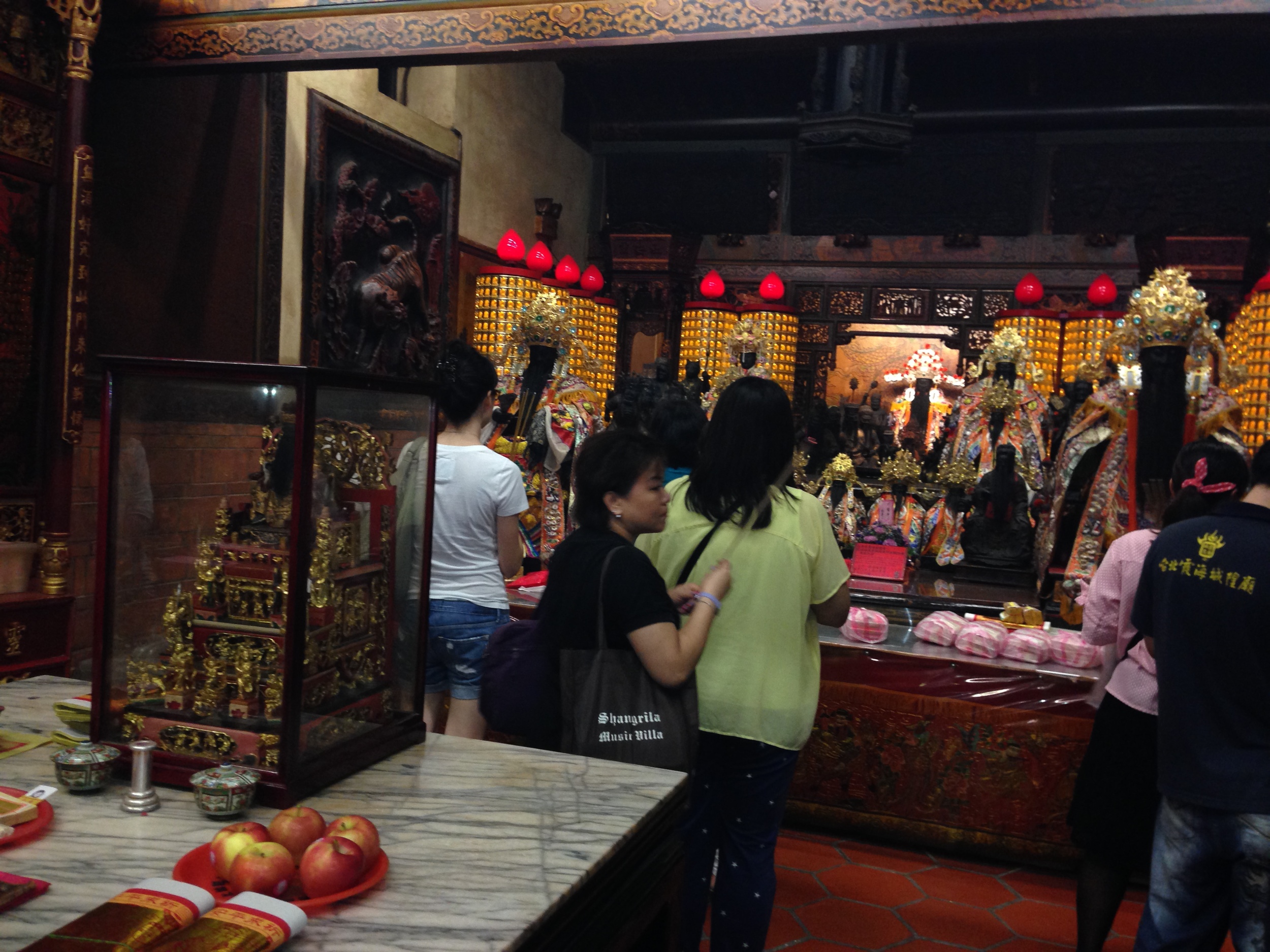 Taipei Xia-Hai City God Temple 台北霞海城隍廟 http://www.dadaocheng.tw/taipei-xia-hai-city-god-temple/2