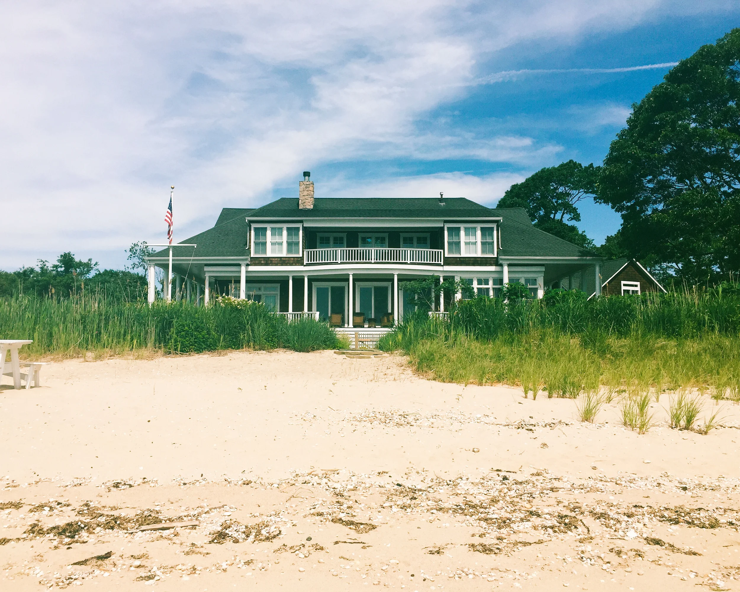 SHUCKING OYSTERS ON THE NORTH FORK