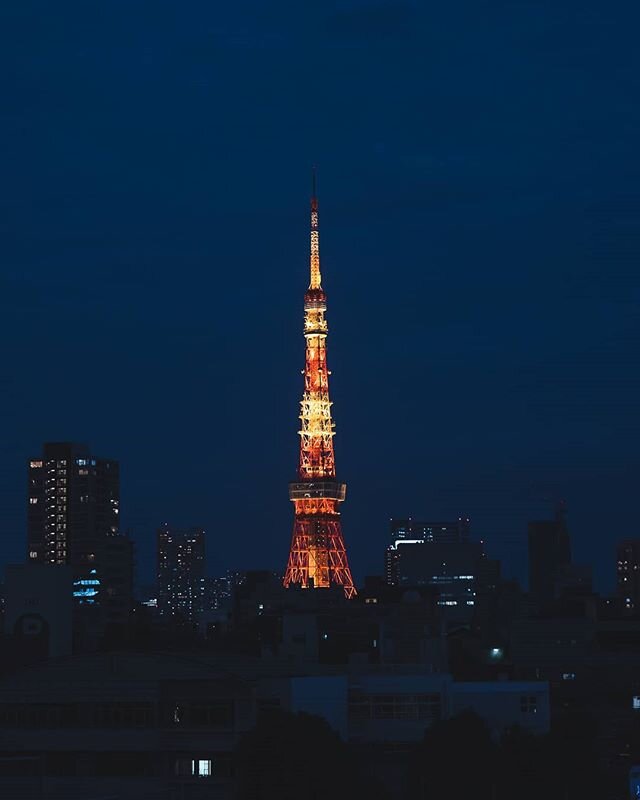 Tokyo&rsquo;s &lsquo;Eiffel Tower' standing proud at night.
。
。
#tokyo #tokyotower #roppongihills #architecture #explorejapan #cityscape #nightlights #nightshooters #nightscape #artofvisuals #awesomeearth #agameoftones #instajapan #visitjapanjp #trav