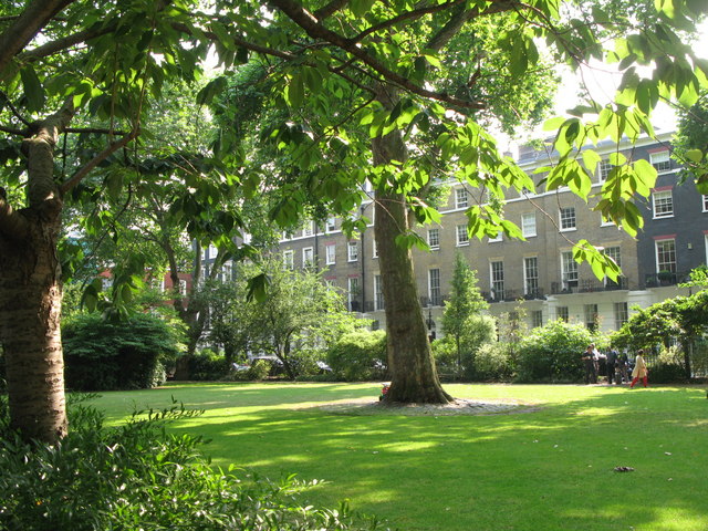 Connaught_Square,_W2.jpg