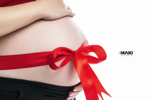 Chụp ảnh mẹ bầu. Ảnh: MAKI Baby.