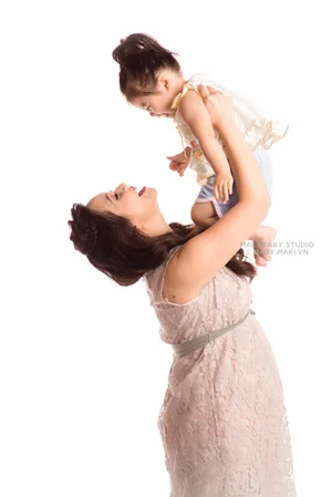 Chụp ảnh bầu đẹp. Ảnh: MAKI Baby.
