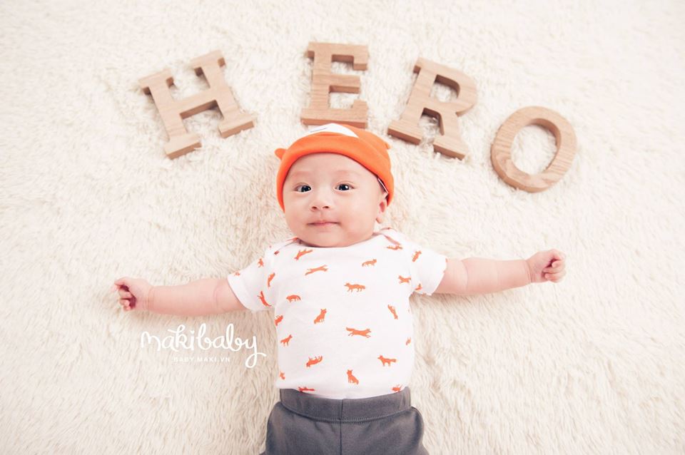 Chụp hình cho bé. Ảnh: MAKI Baby