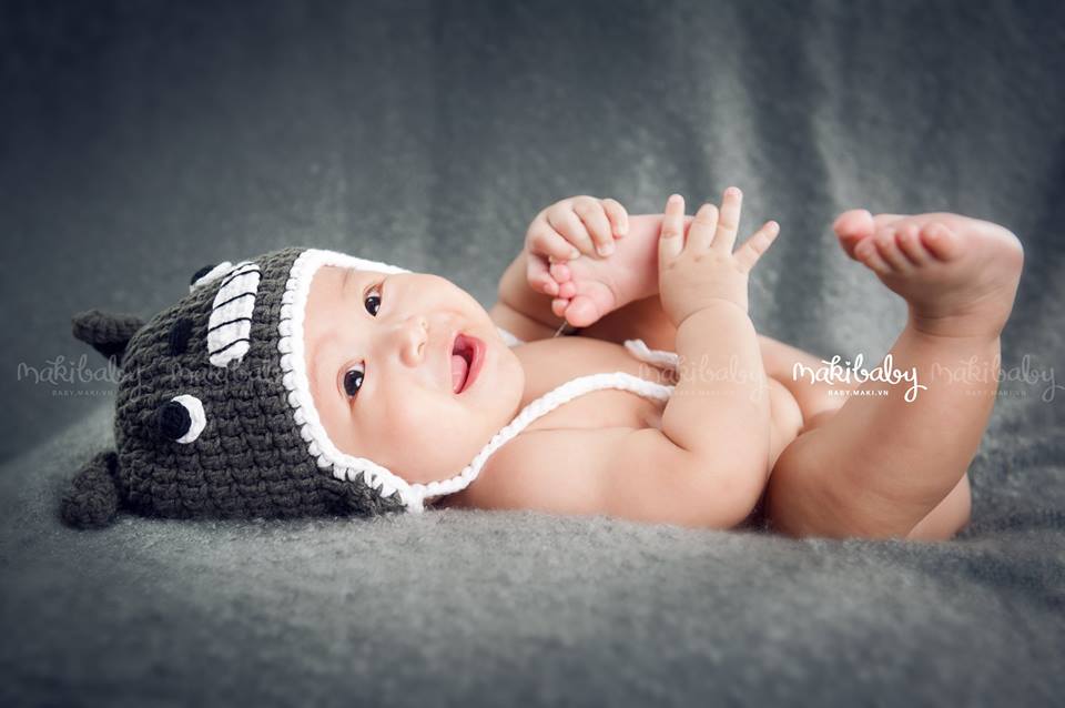 Chụp ảnh cho bé. Ảnh: MAKI Baby