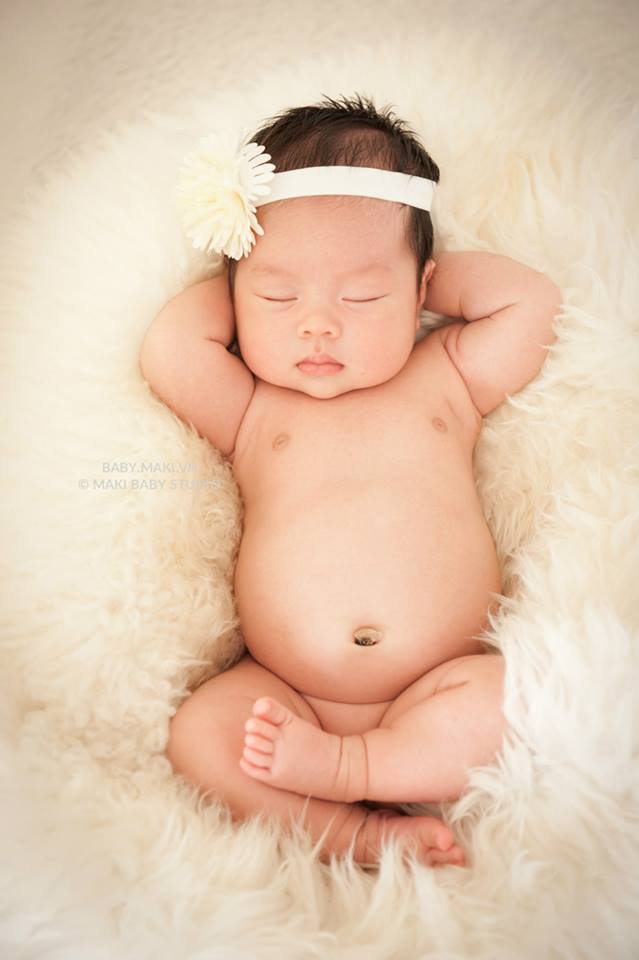 Chụp ảnh cho bé sơ sinh. Ảnh: MAKI Baby