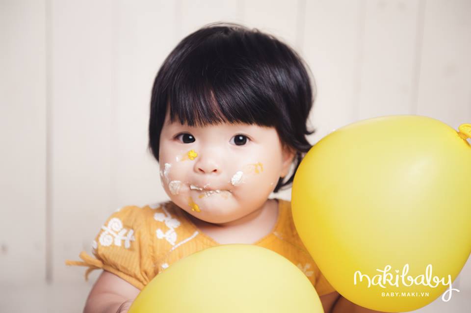 Chụp hình cho bé yêu. Ảnh: MAKI Baby