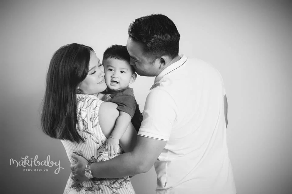 Chụp ảnh gia đình. Ảnh: MAKI Baby