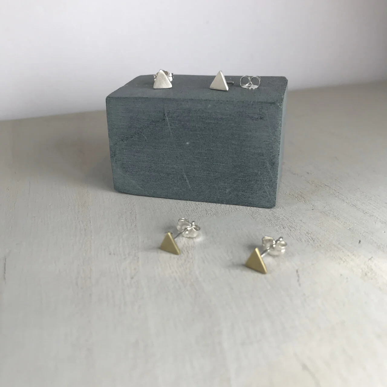 Triangle stud - pair
