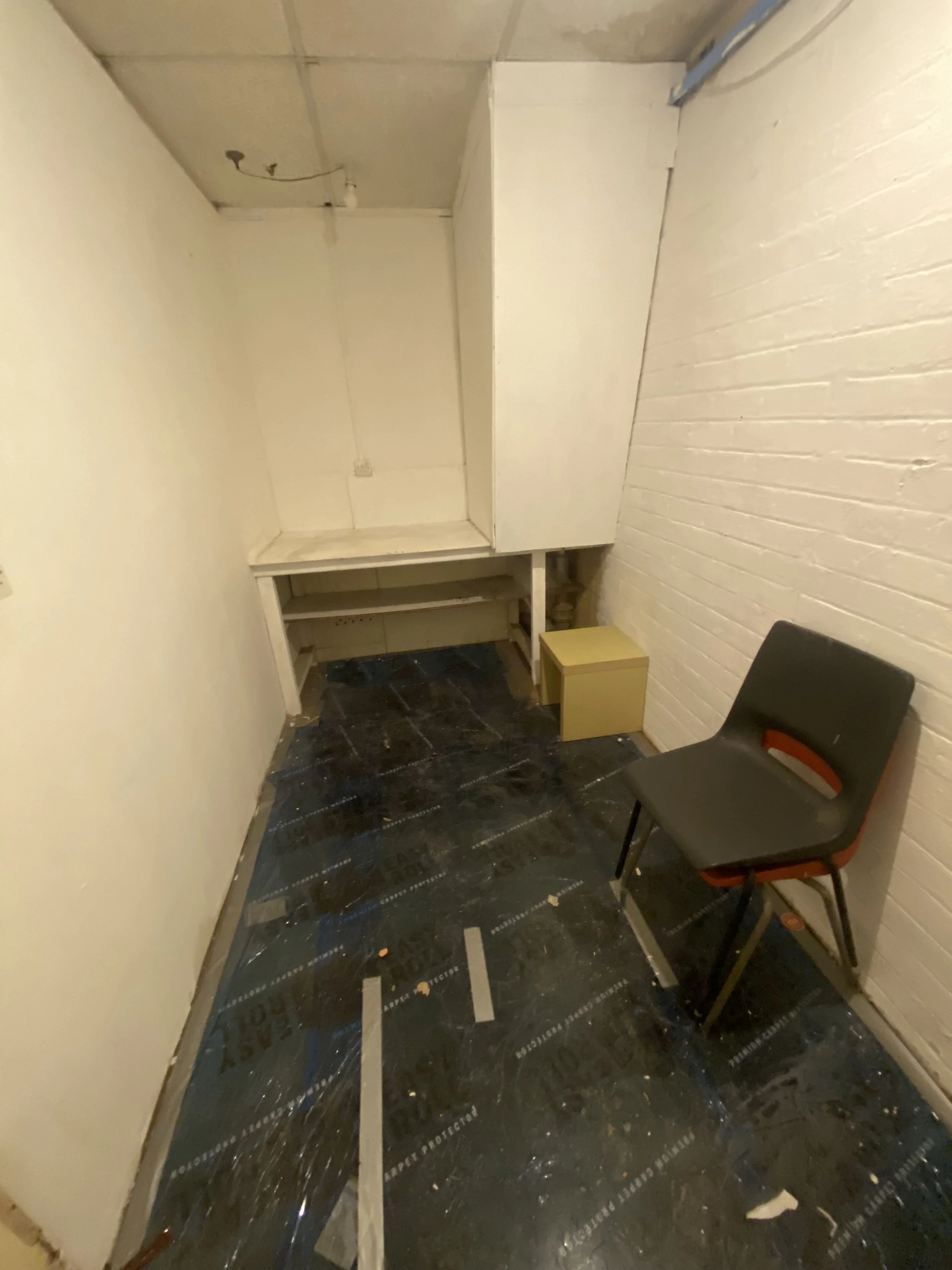 Small windowless studio 2F10