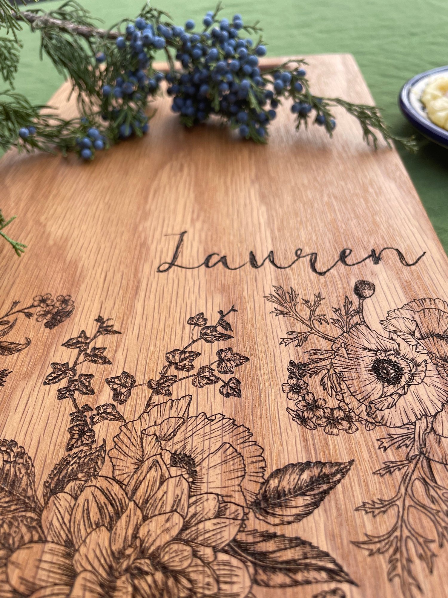 Mom Floral Wreath - Engraved Walnut Cutting Board – Hailey Home