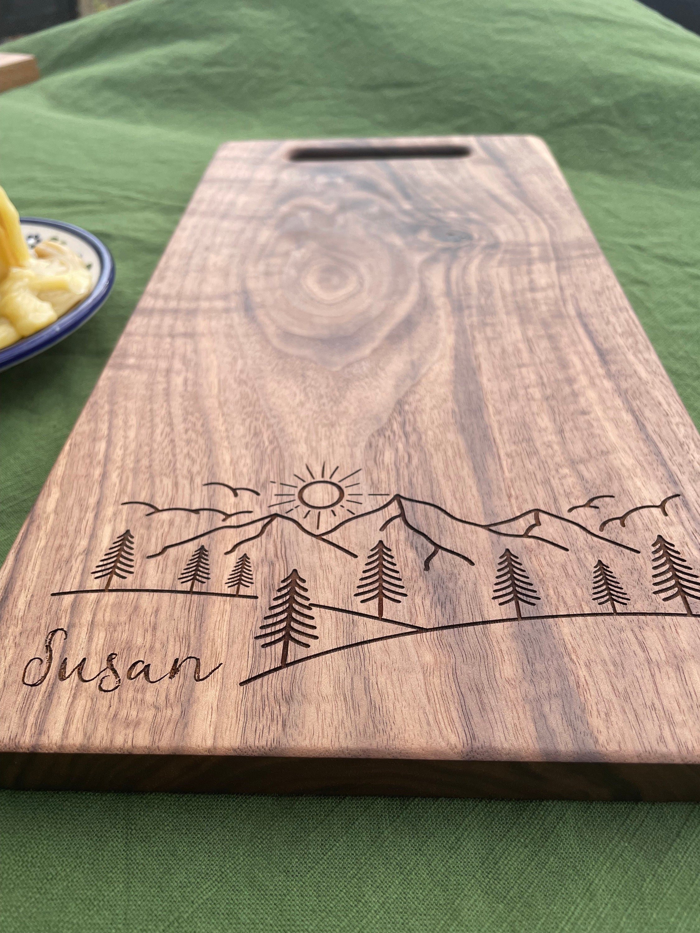 https://www.etsy.com/img/6598191/r/il/57ded0/4081968362/il_fullxfull.4081968362_cy0r.jpg