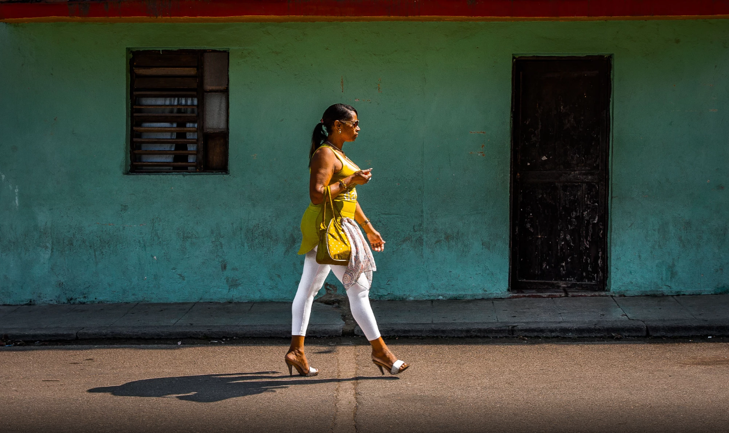 Walking on high heels by Inge Schuster, 500px.com