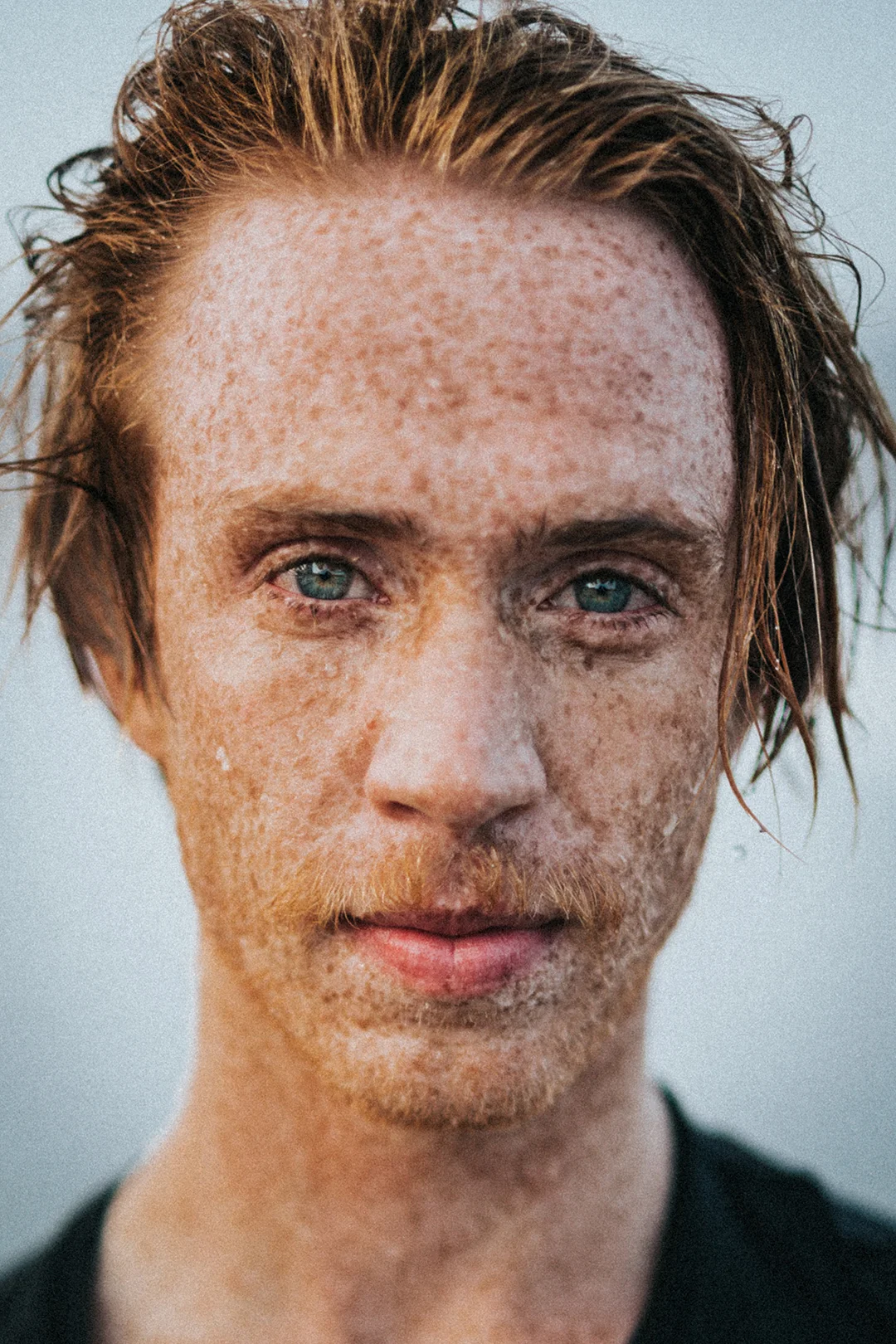 Центрування тут сфокусовано на очах. Фото: Nathan Dumlao на Unsplash